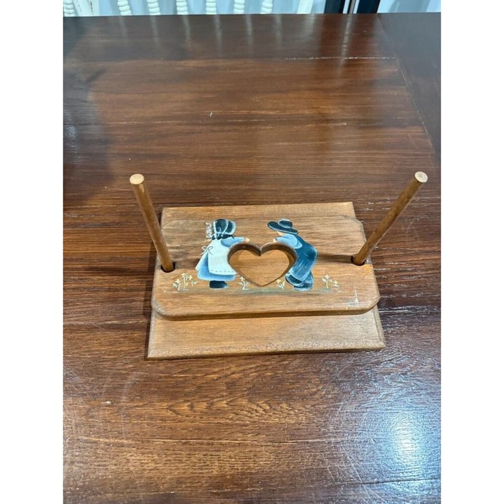 Vintage Croy’s Country Craft Wood Napkin Holder Press Amish Couple Heart Ohio